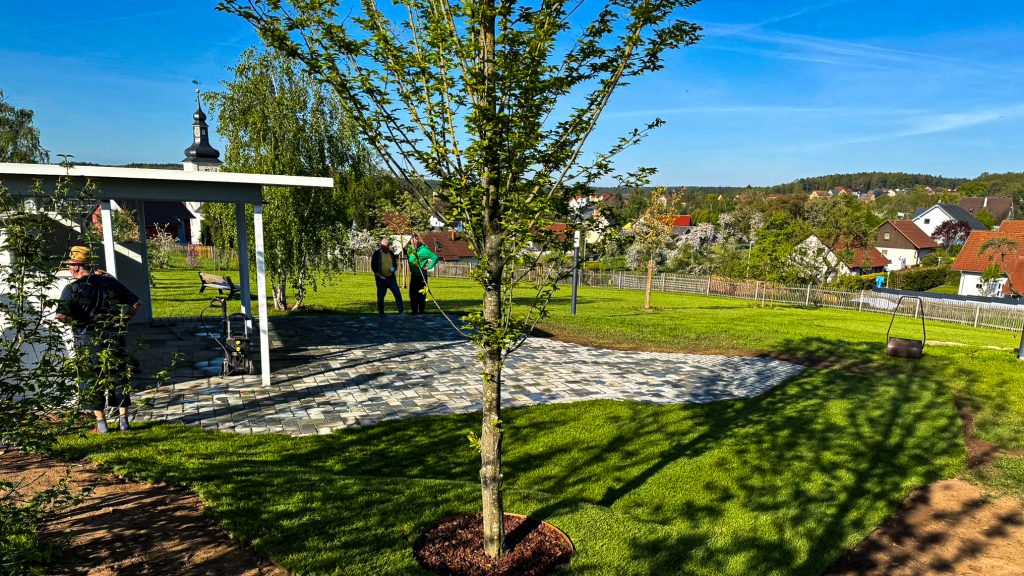 Sebastian Ewert aus Bad Köstritz steht für professionellen Tiefbau mit höchster Präzision. Von Erdarbeiten über Baugrubenaushub bis hin zu Kanal- und Leitungsbau schaffen wir stabile Grundlagen für jedes Bauprojekt.